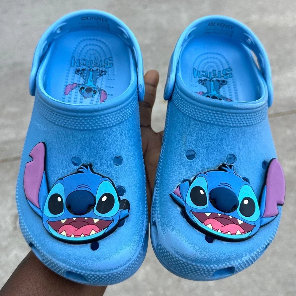 Crocs x Disney Lilo and Stitch Classic Clogs Adult Size M3 W5 - Big Kids Size J3
